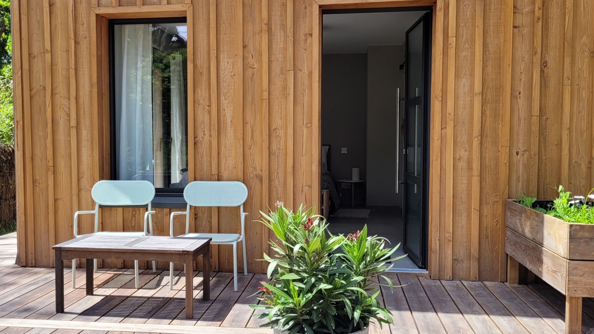 Terrasse privative attenante à la chambre d'hôtes